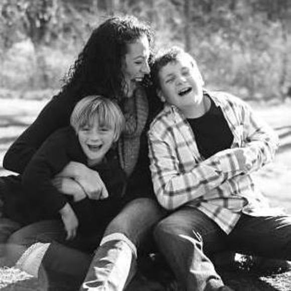 Meet your Posher, Nicole - Picture 1 of 1